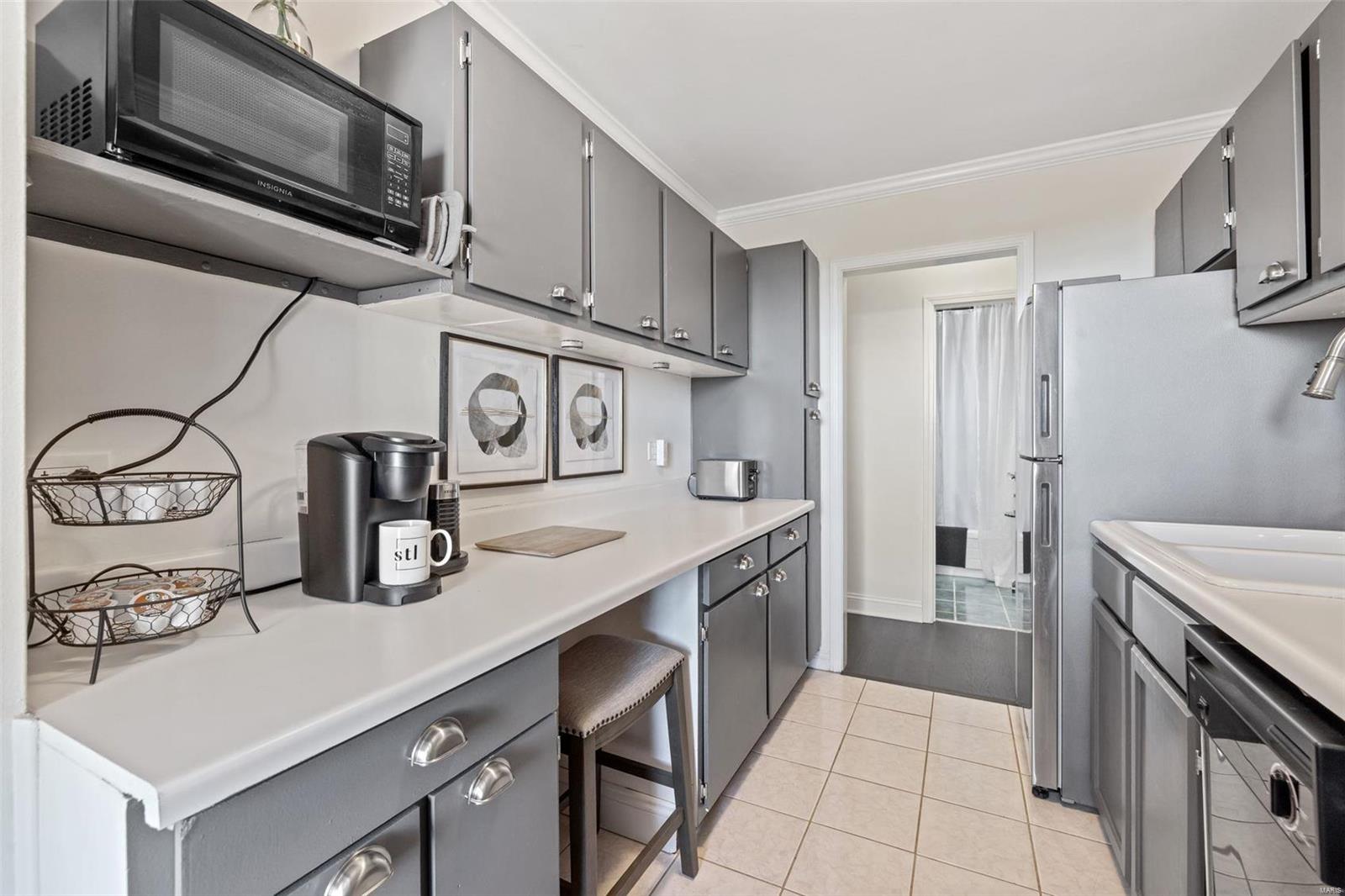 4466 W Pine Boulevard Unit: 15D