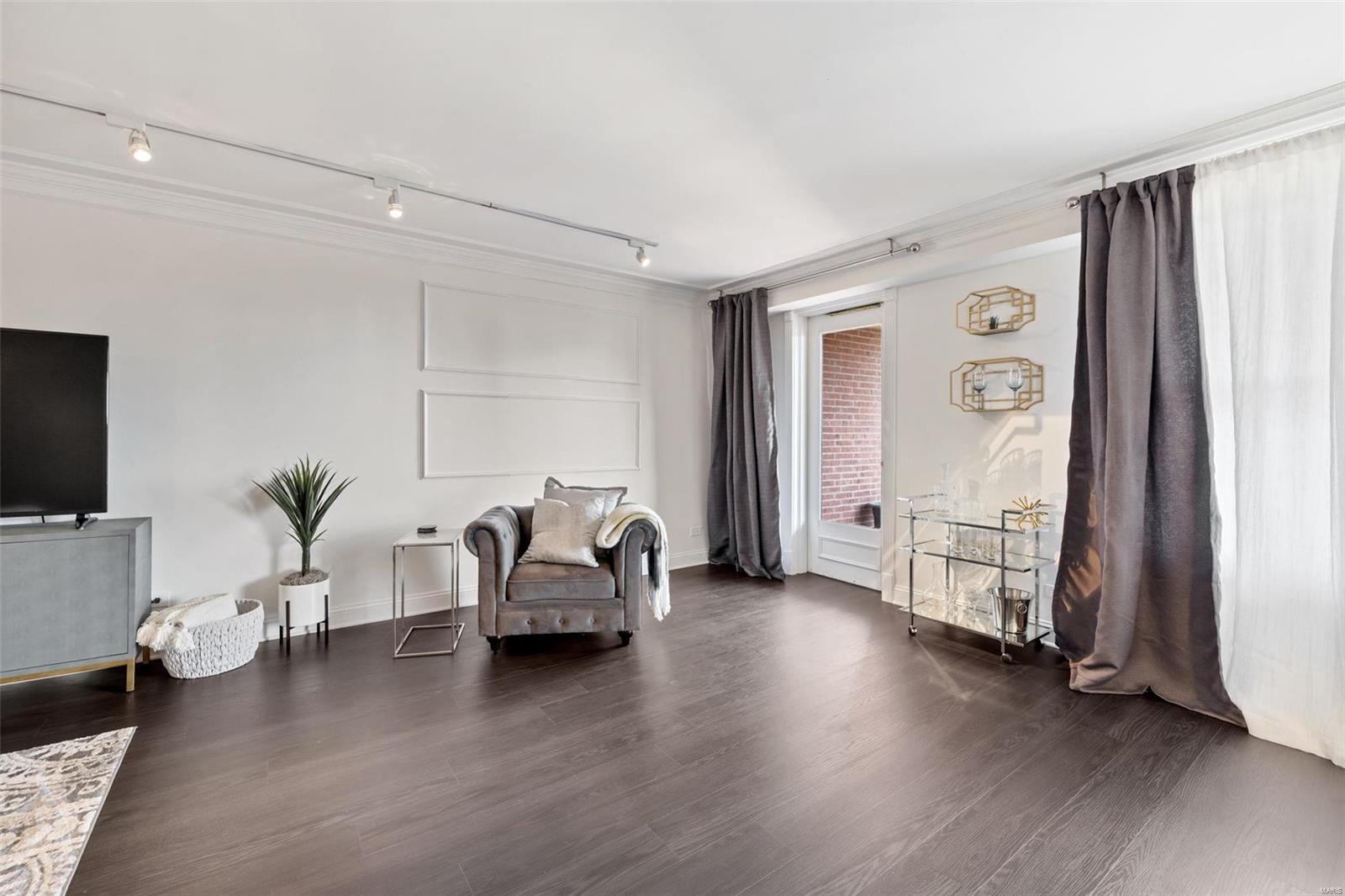 4466 W Pine Boulevard Unit: 15D