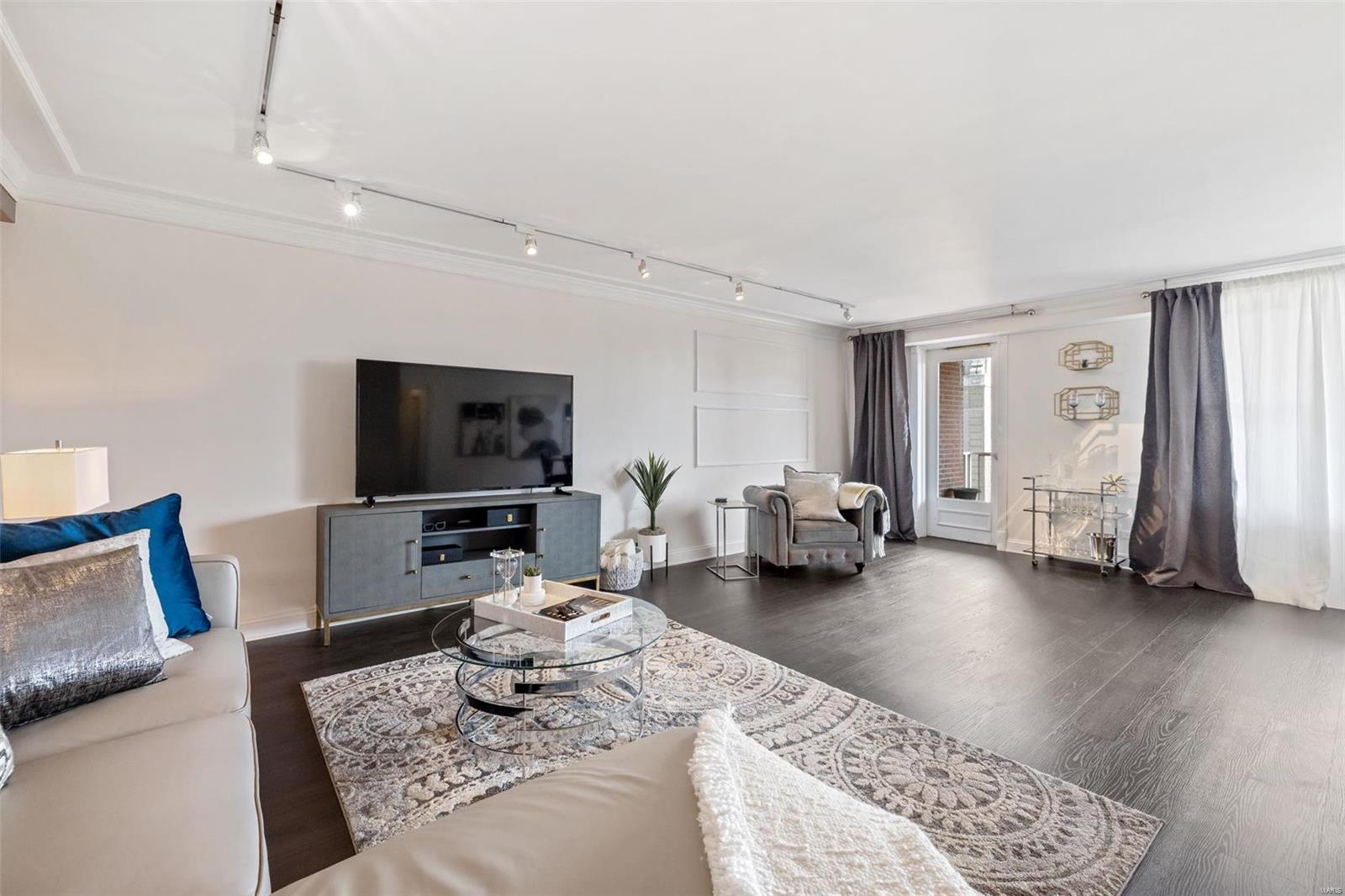 4466 W Pine Boulevard Unit: 15D