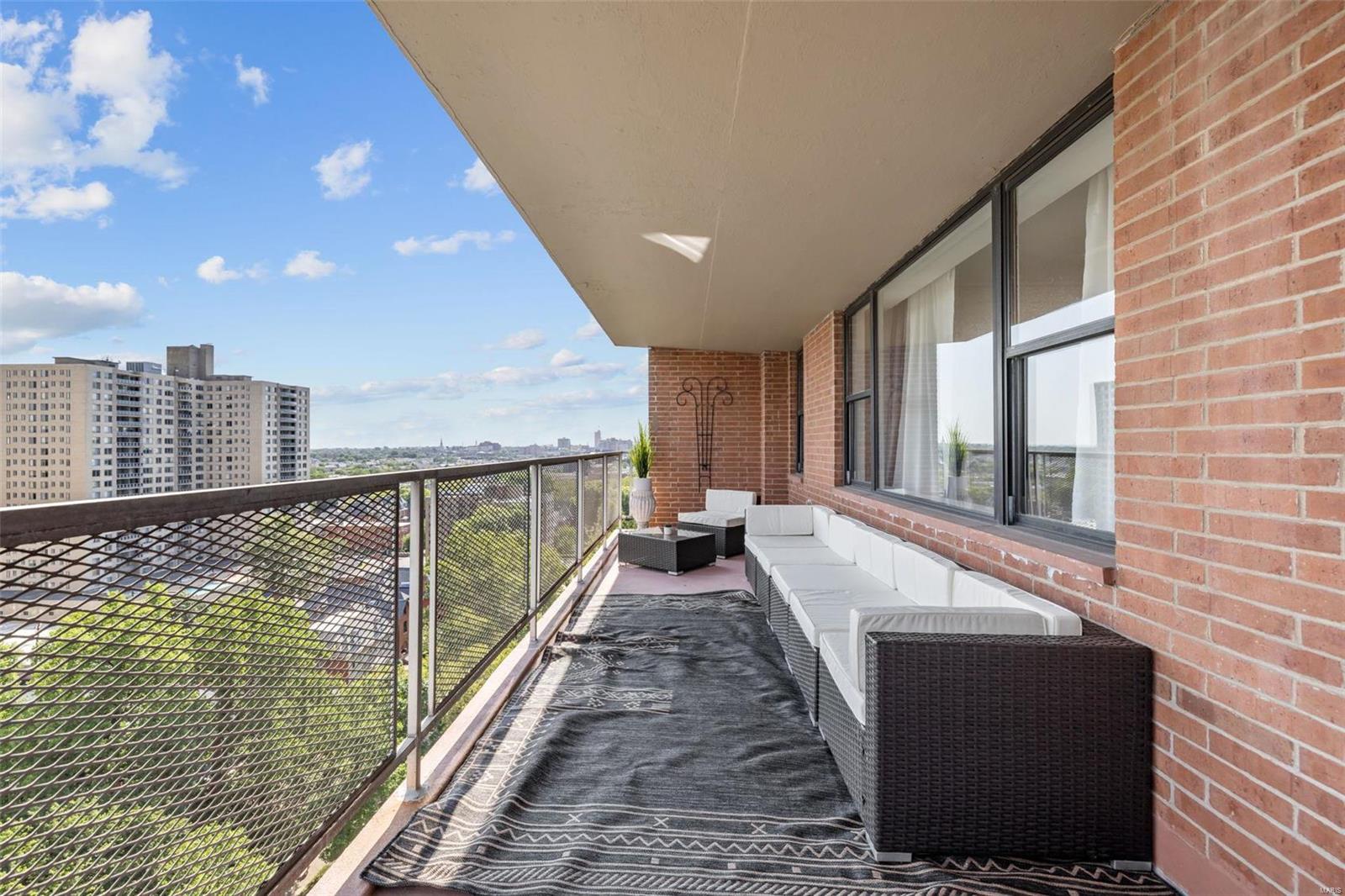 4466 W Pine Boulevard Unit: 15D