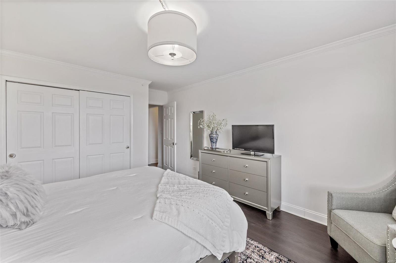 4466 W Pine Boulevard Unit: 15D