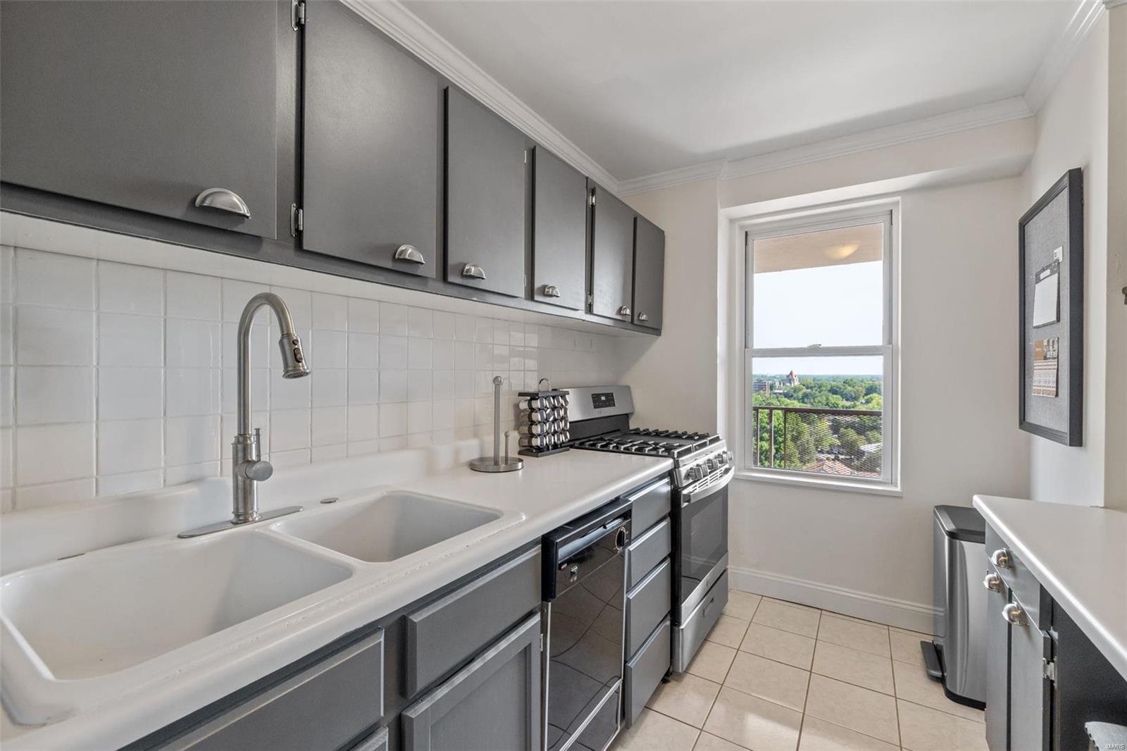 4466 W Pine Boulevard Unit: 15D