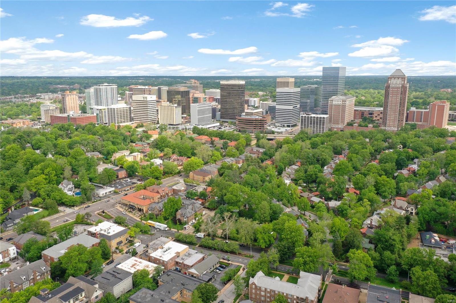 7611 Wydown Boulevard