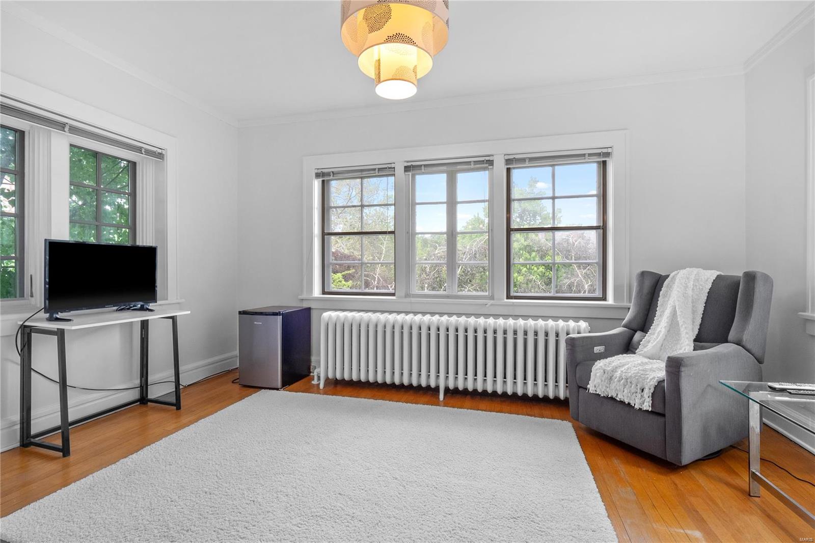 7611 Wydown Boulevard