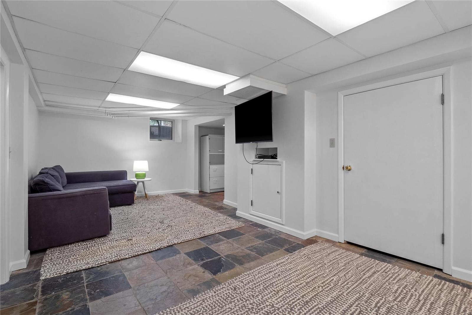 7611 Wydown Boulevard