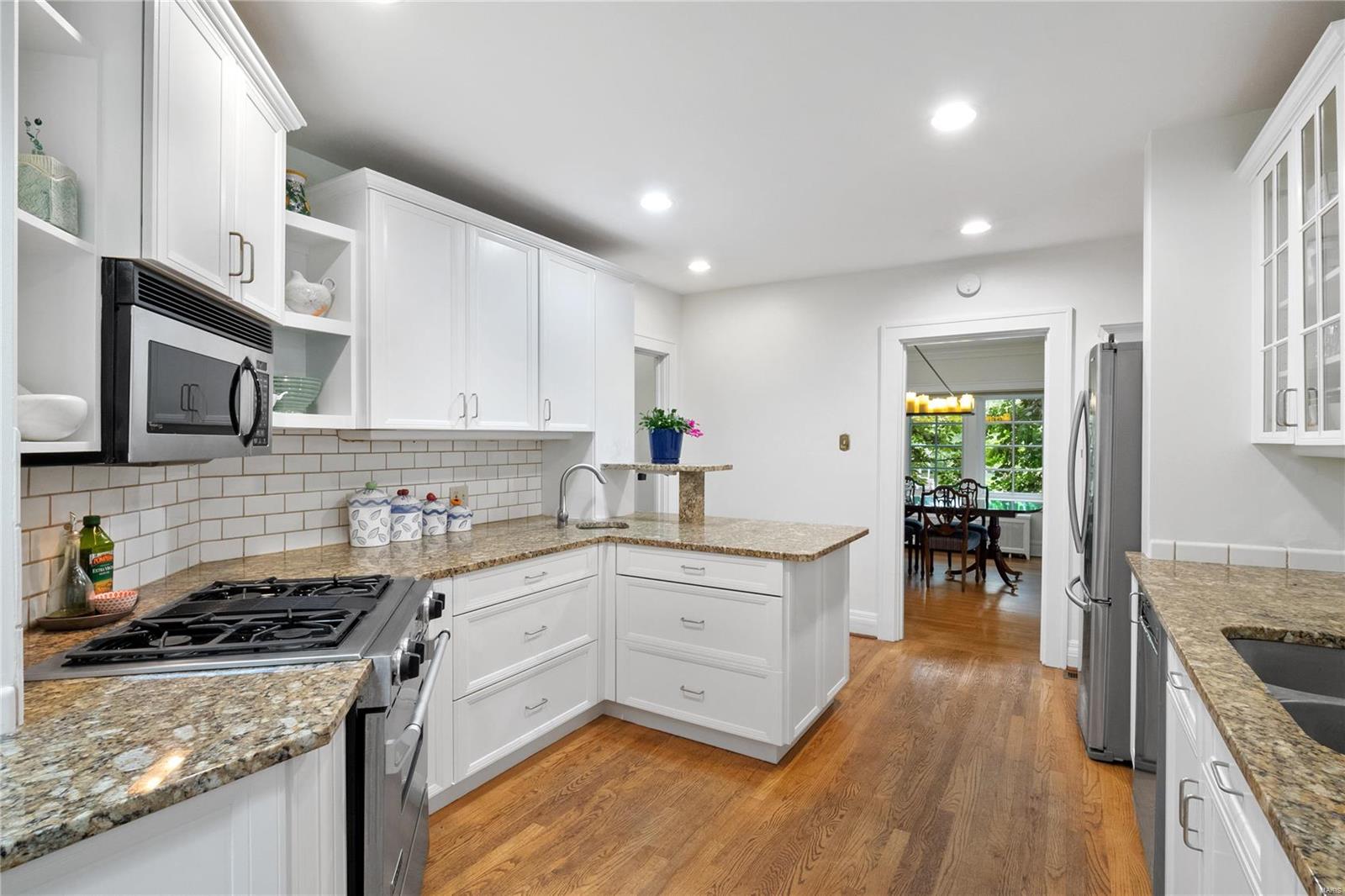 7611 Wydown Boulevard