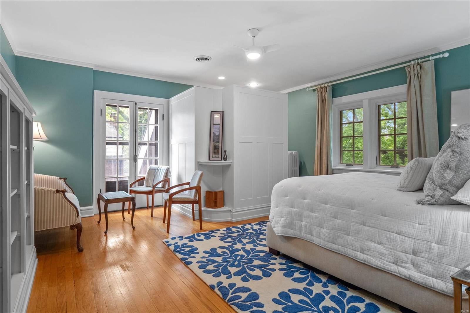 7611 Wydown Boulevard