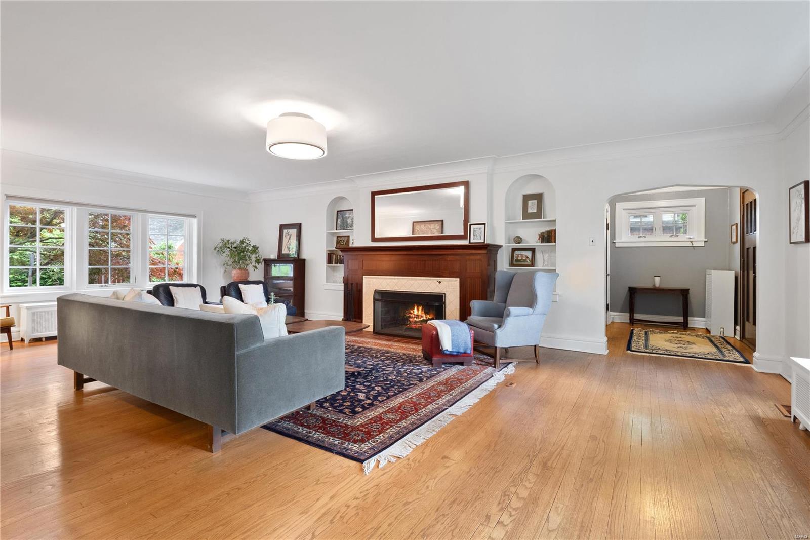 7611 Wydown Boulevard