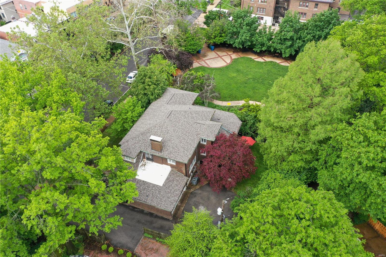 7611 Wydown Boulevard