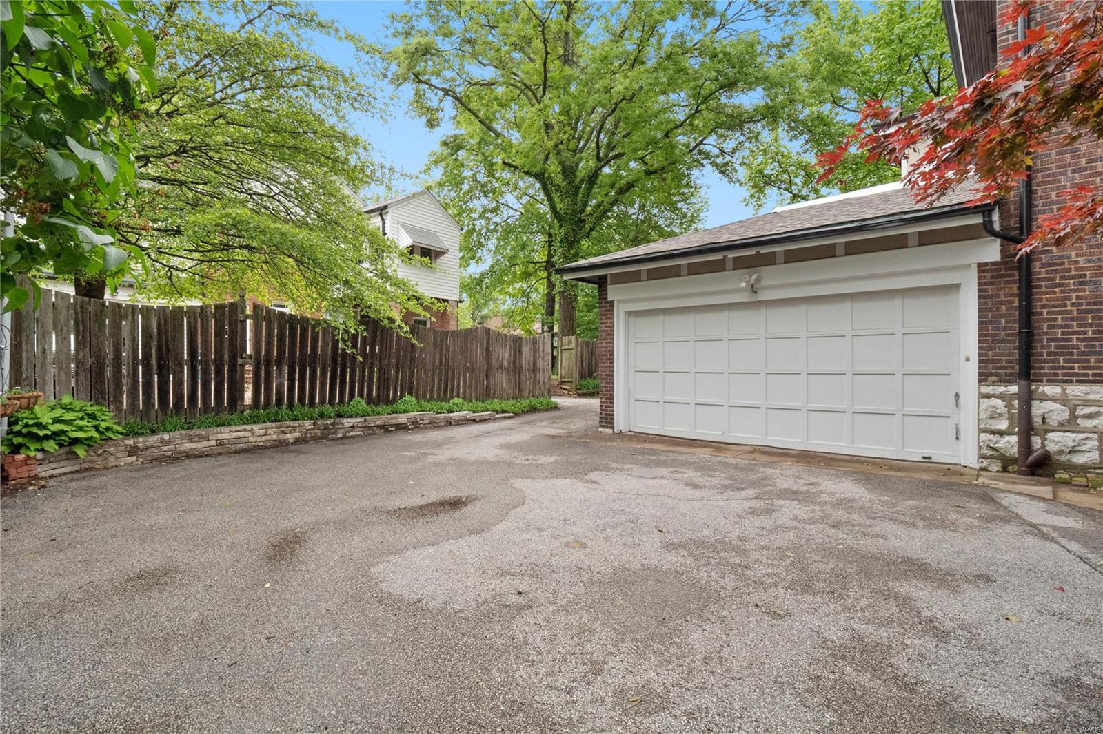 7611 Wydown Boulevard