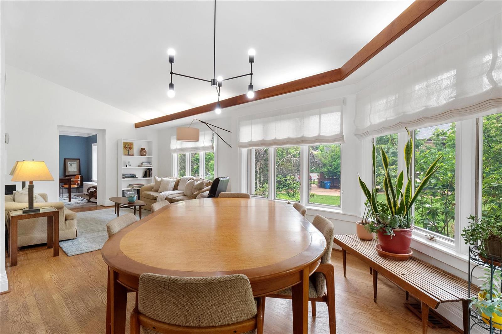 7611 Wydown Boulevard