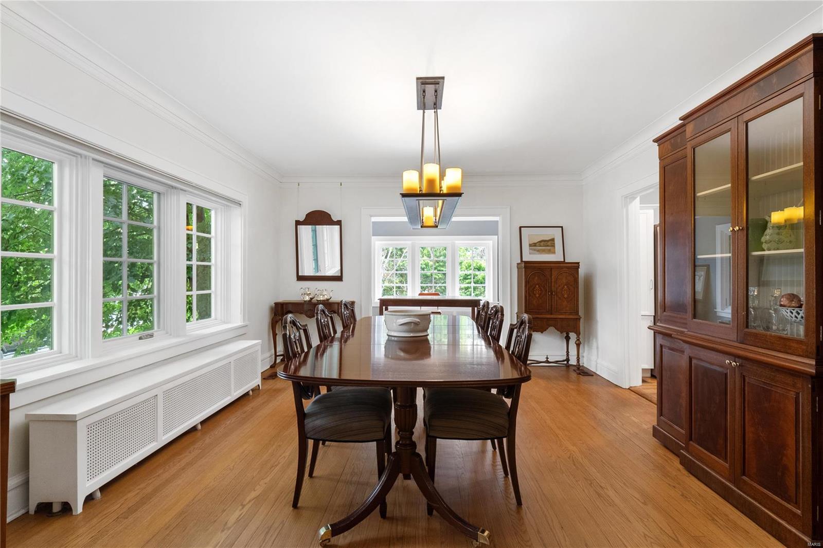 7611 Wydown Boulevard