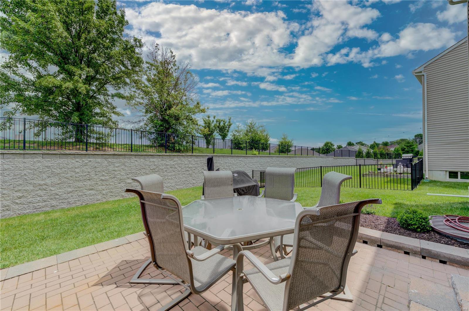 14 Bristol Ridge Court