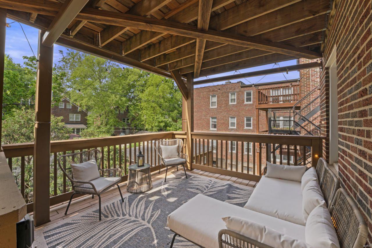 6330 Southwood Avenue Unit: 2W