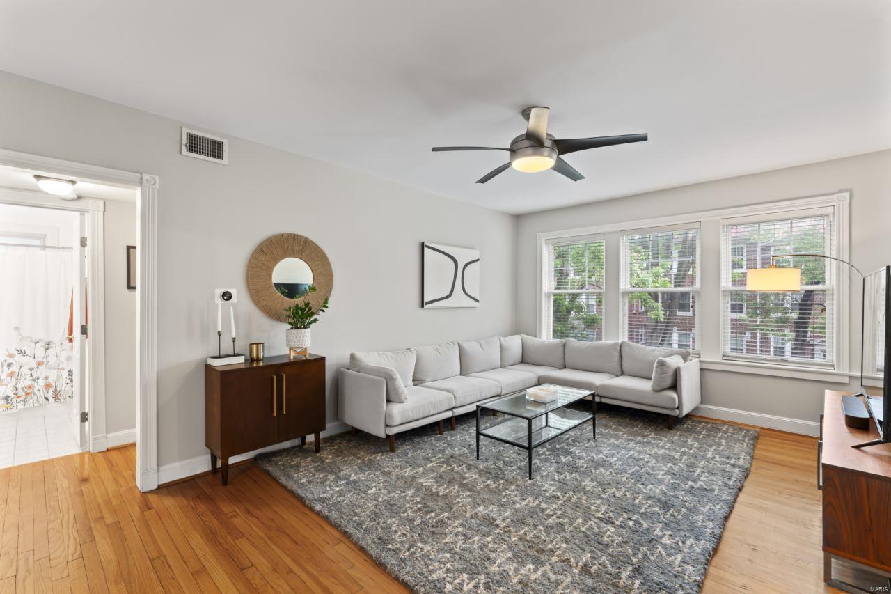 6330 Southwood Avenue Unit: 2W