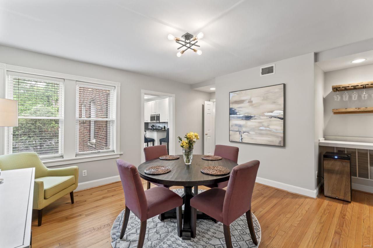 6330 Southwood Avenue Unit: 2W