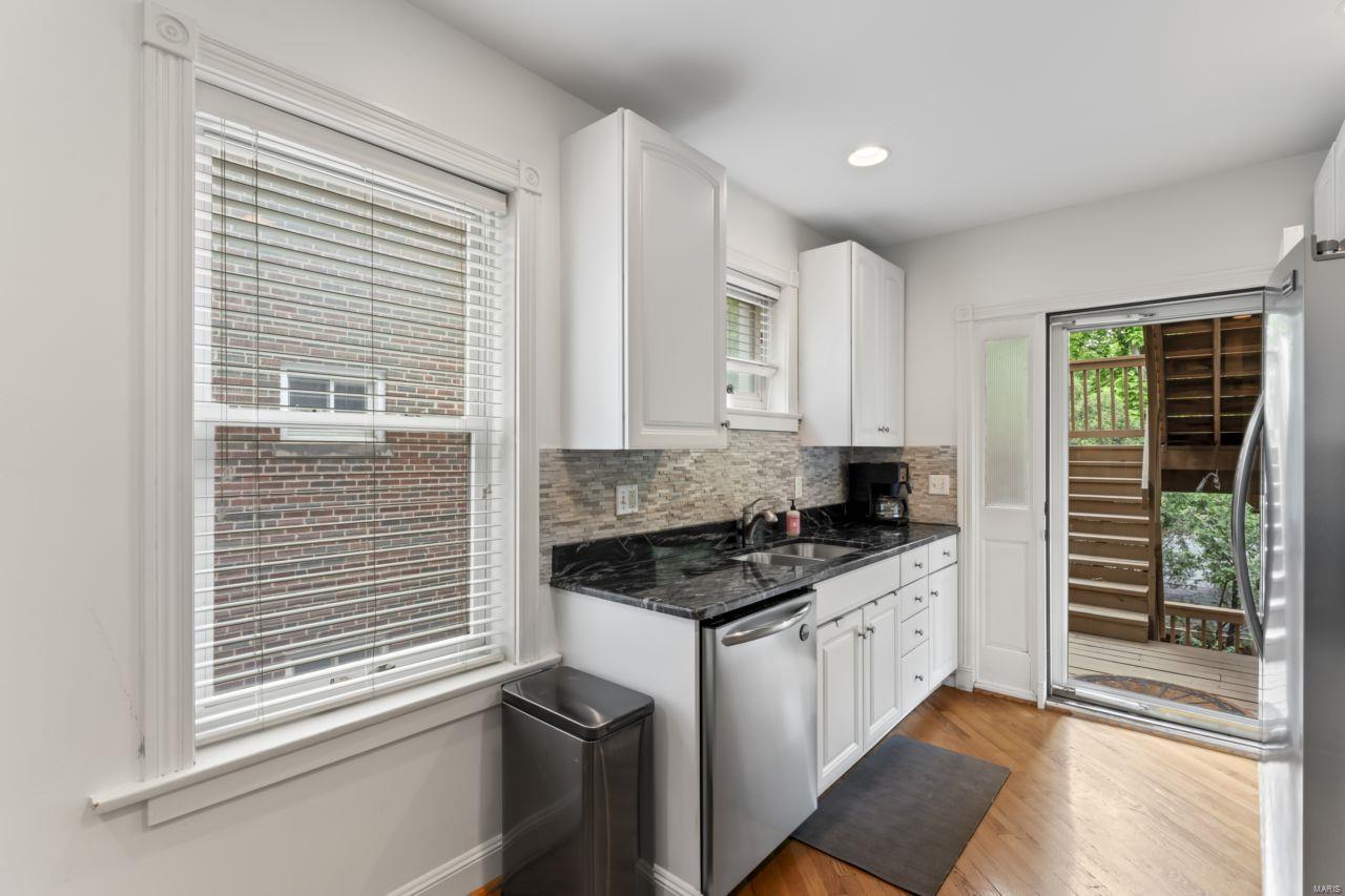 6330 Southwood Avenue Unit: 2W