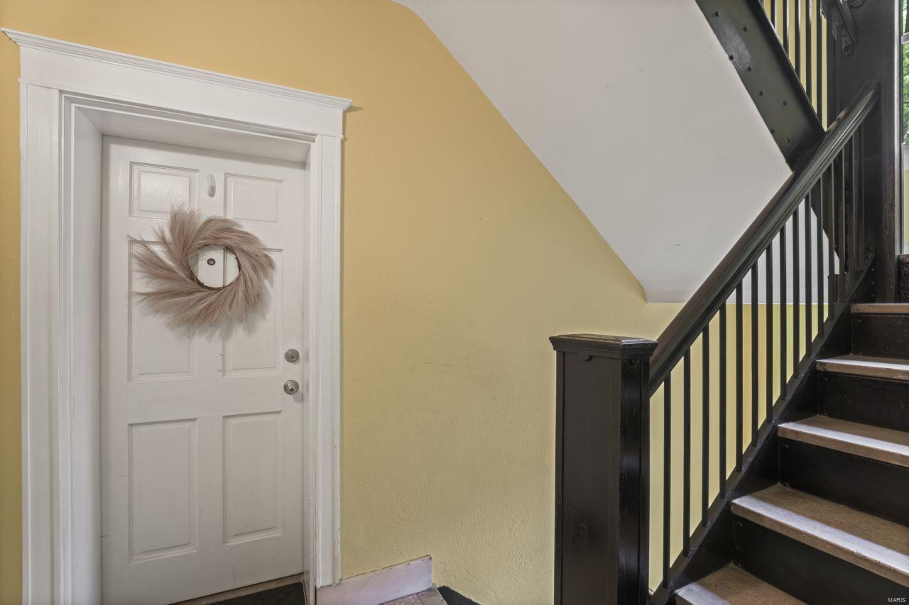 6330 Southwood Avenue Unit: 2W