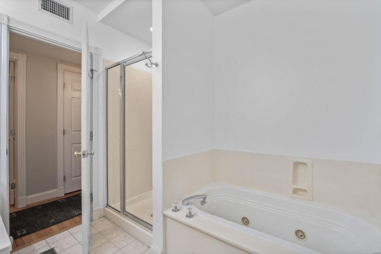 6330 Southwood Avenue Unit: 2W