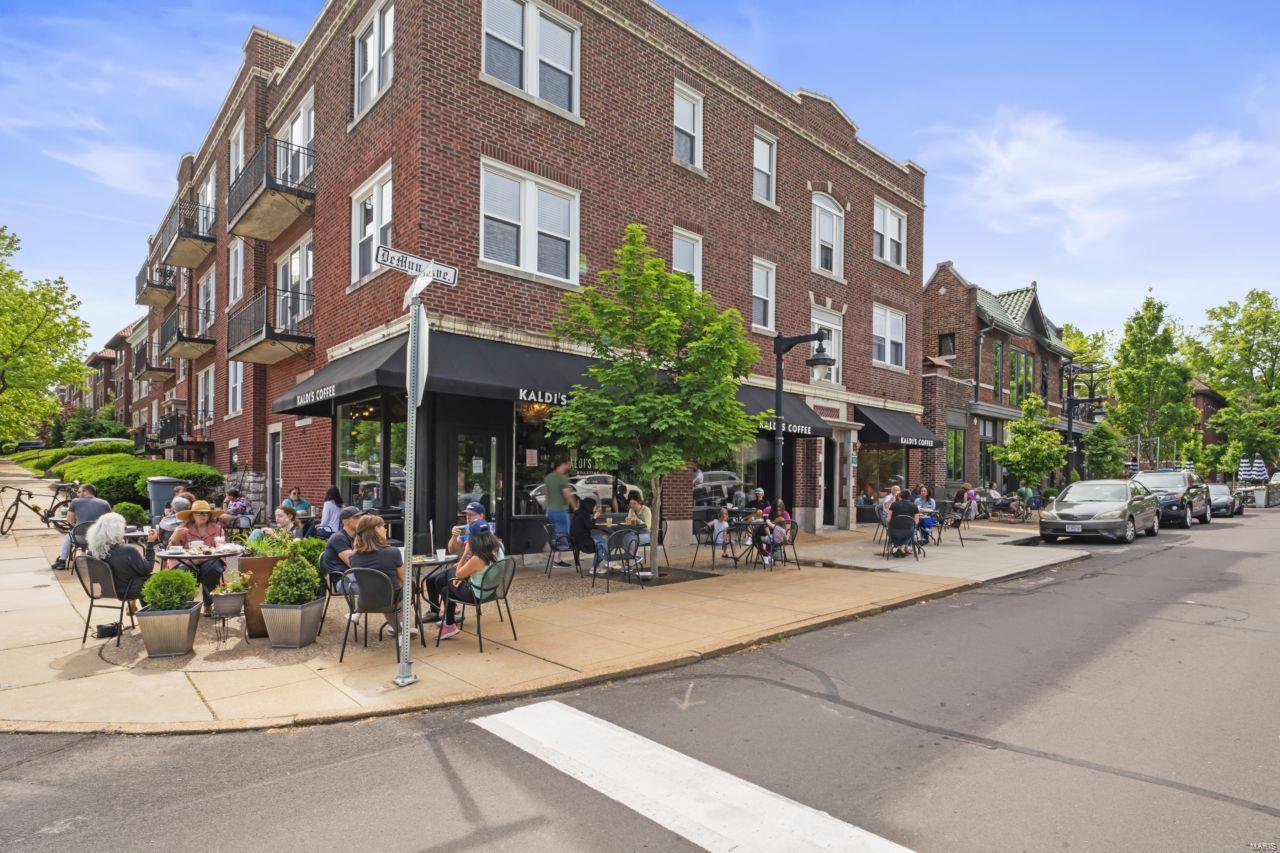 6330 Southwood Avenue Unit: 2W