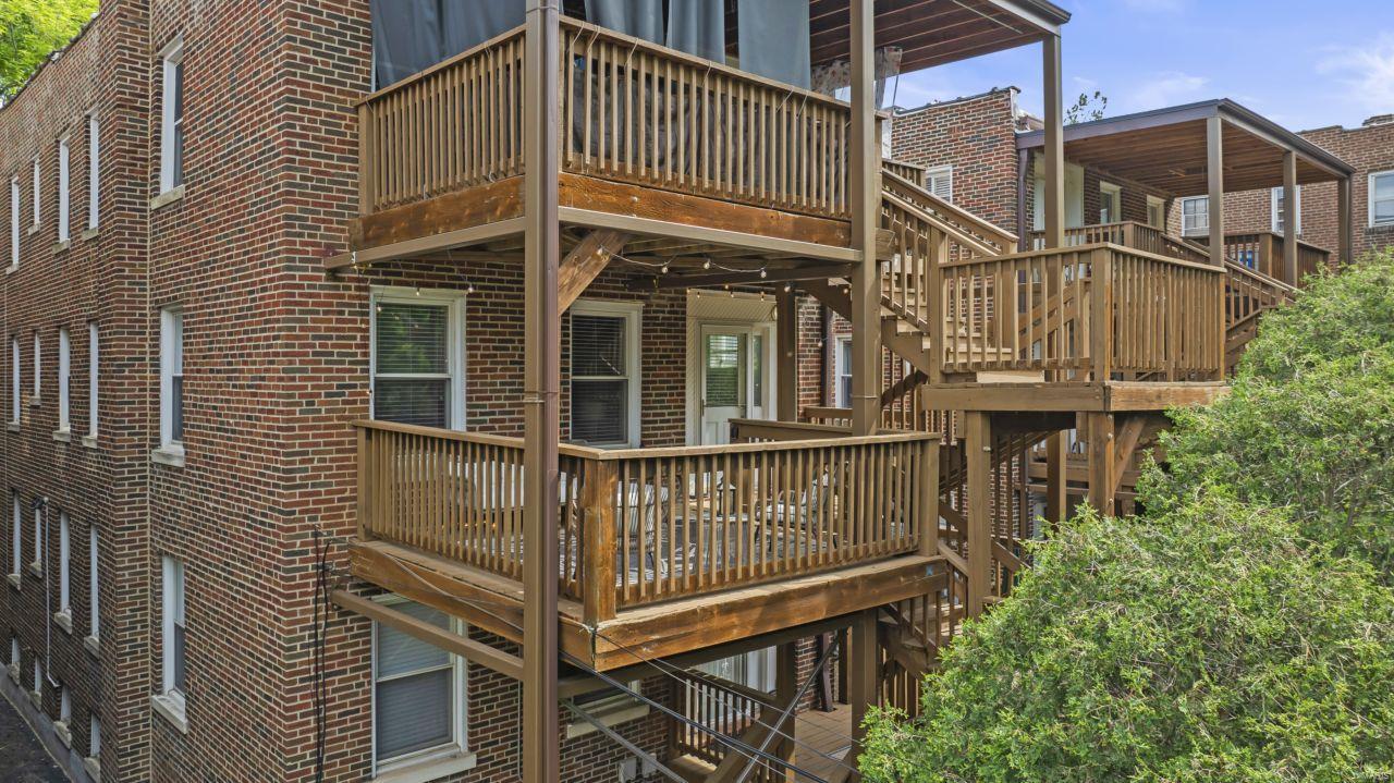 6330 Southwood Avenue Unit: 2W