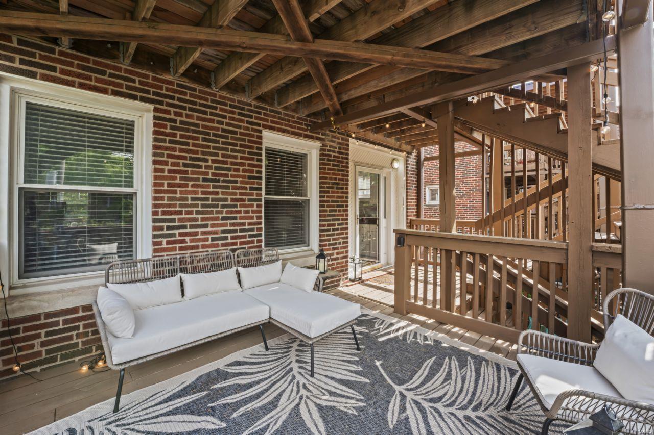 6330 Southwood Avenue Unit: 2W