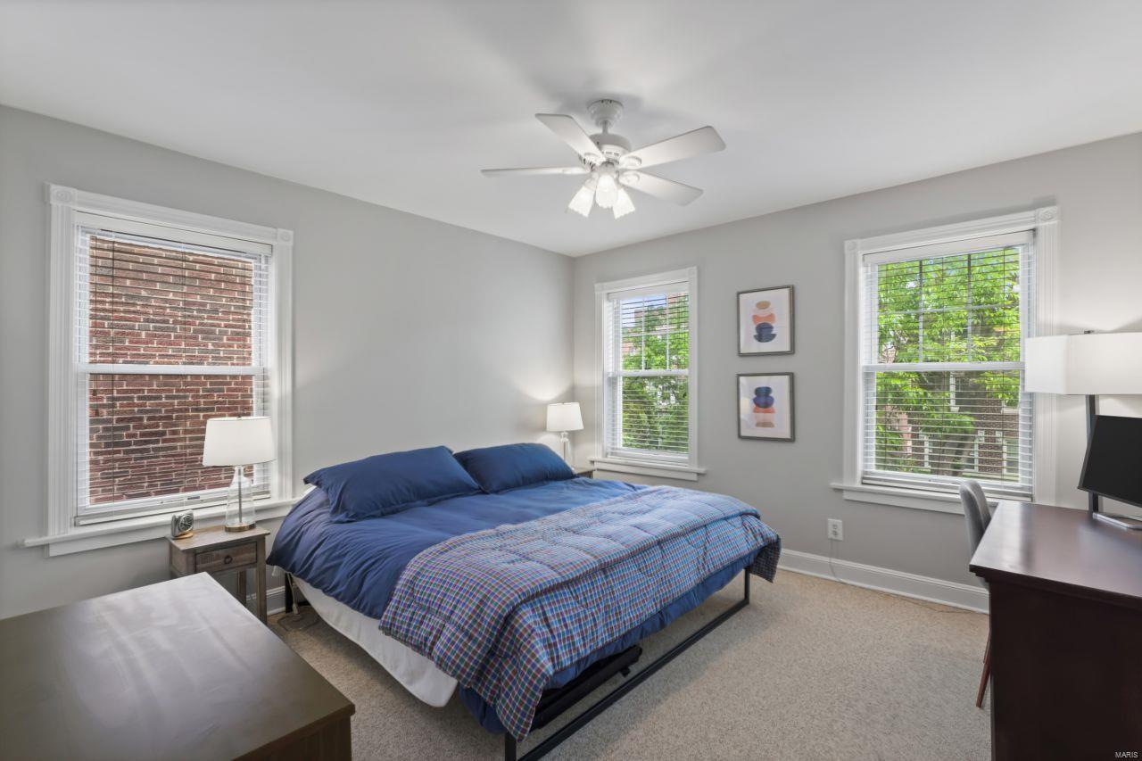 6330 Southwood Avenue Unit: 2W