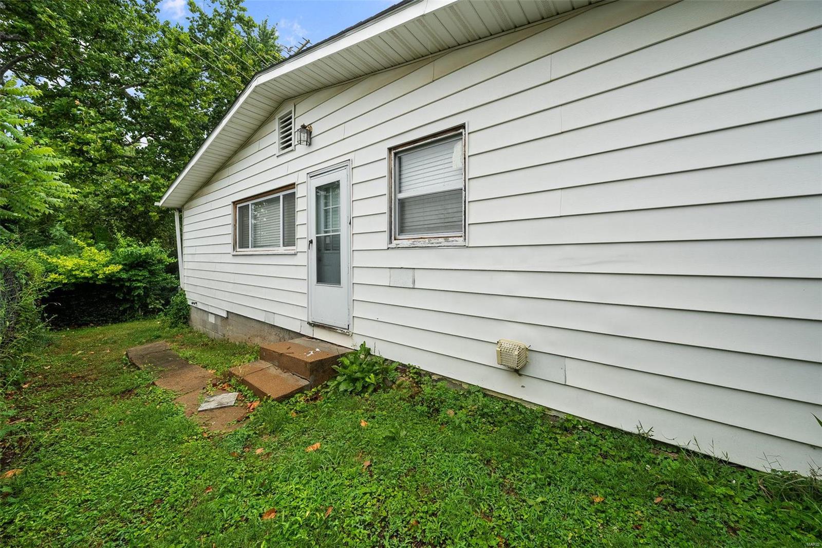 2930 Endicott Avenue