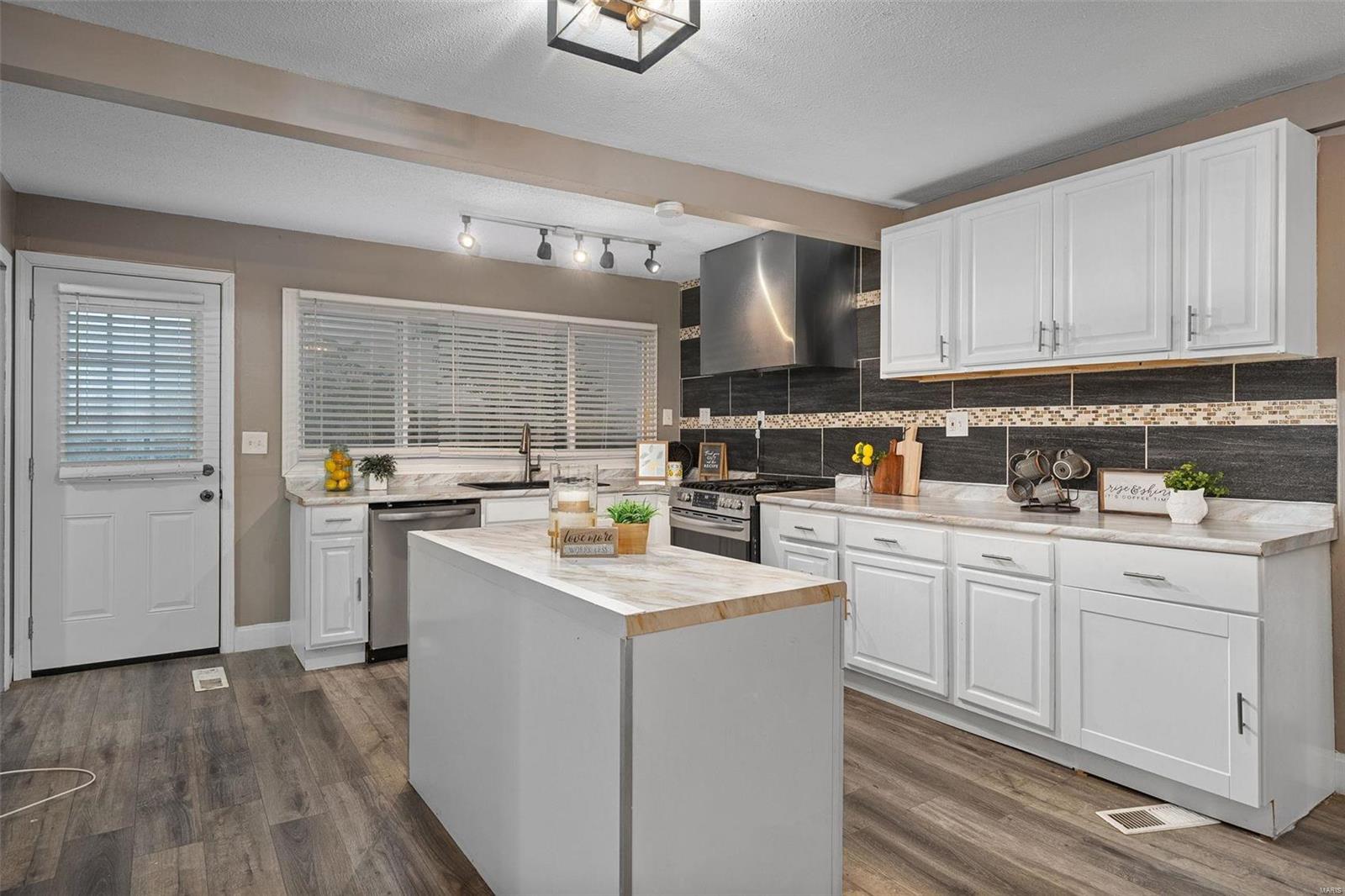 2930 Endicott Avenue