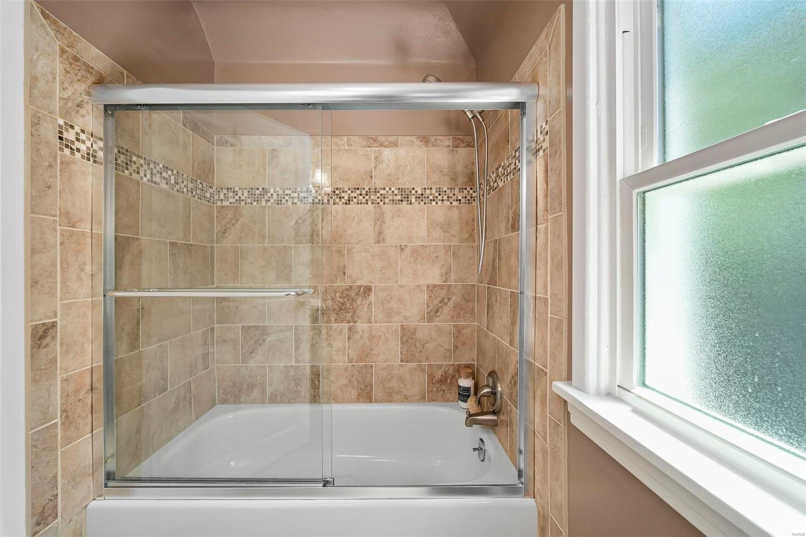 3432 Oxford Boulevard