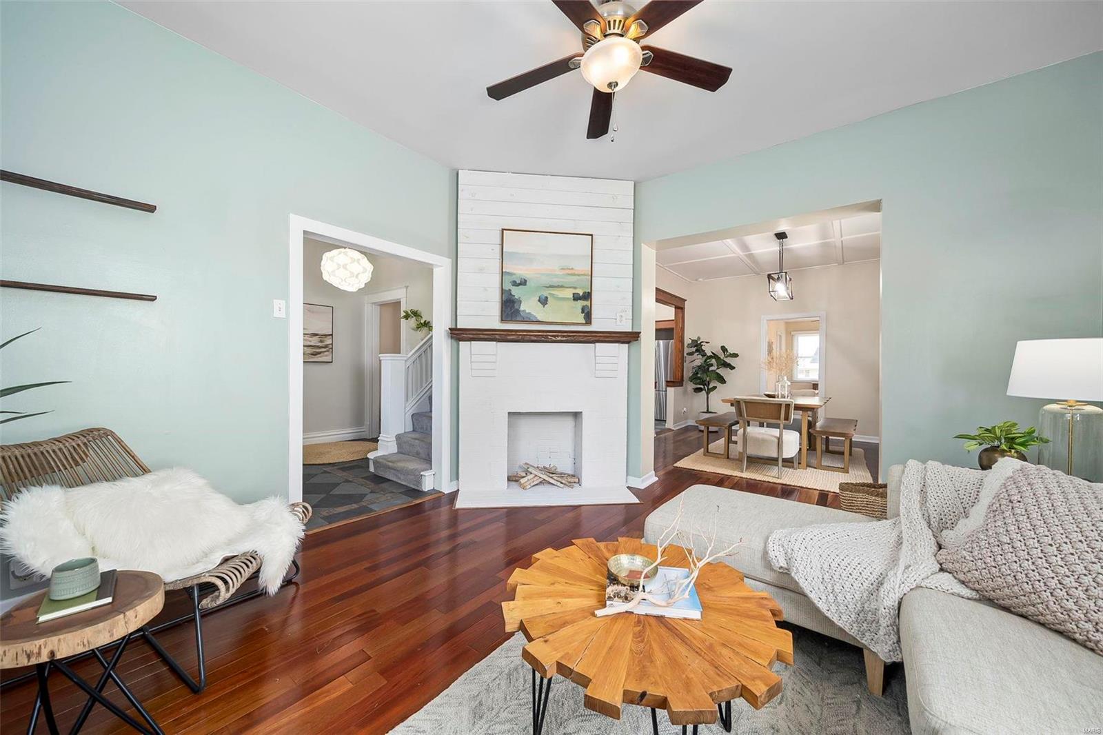 3432 Oxford Boulevard