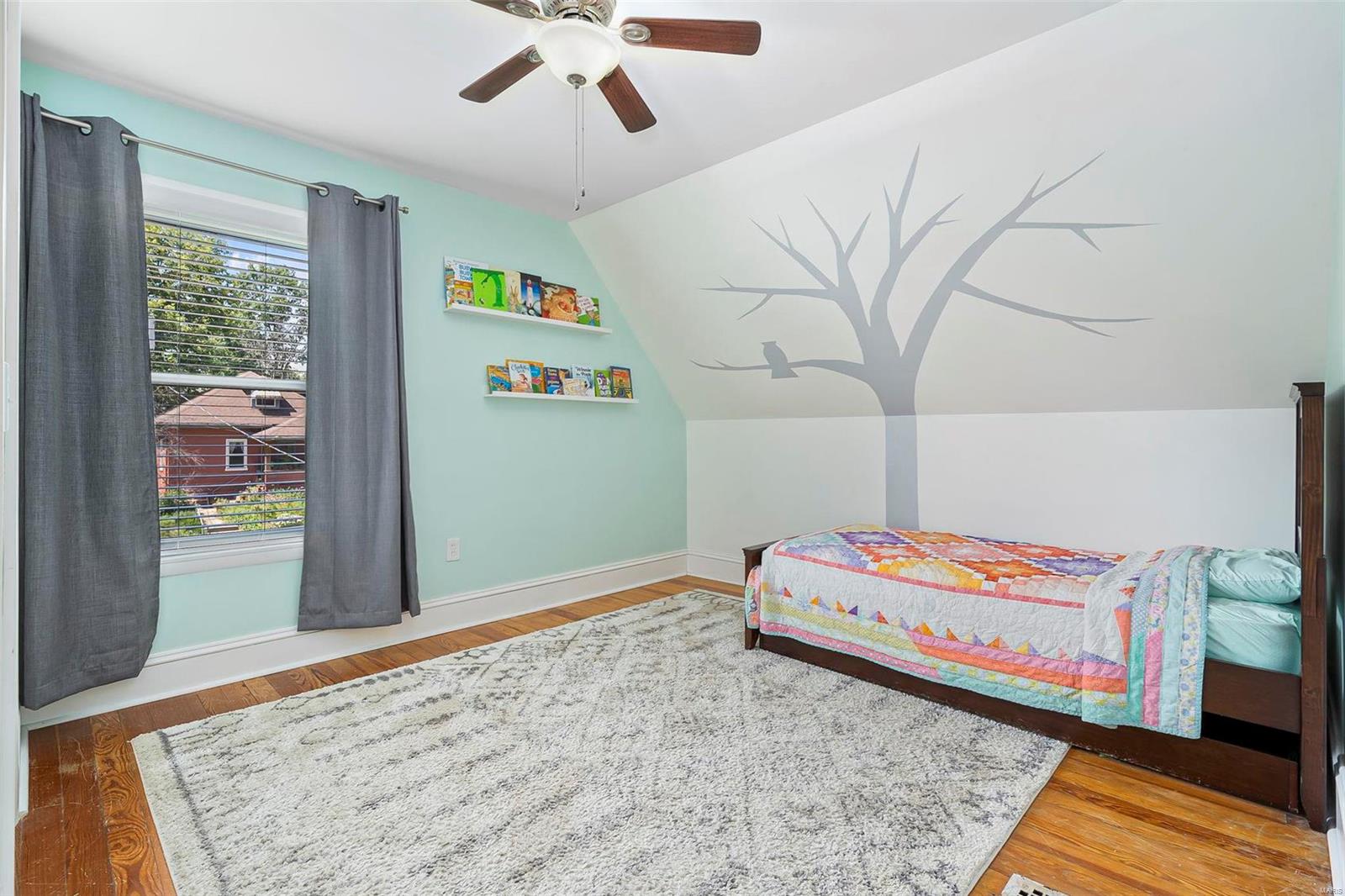 3432 Oxford Boulevard