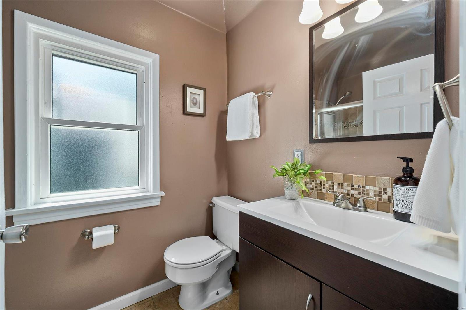 3432 Oxford Boulevard