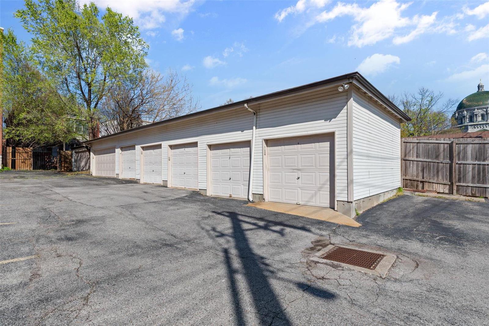 4496 Maryland Avenue Unit: 3D