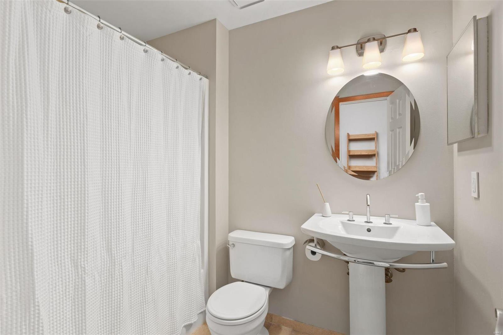 4496 Maryland Avenue Unit: 3D