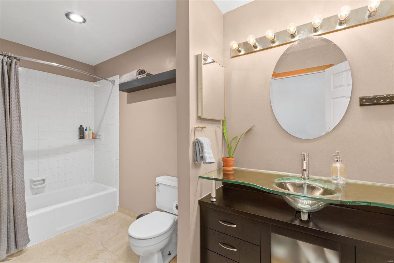 4496 Maryland Avenue Unit: 3D