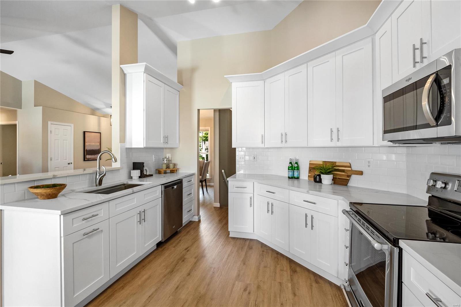 8 Winding Trails Circle