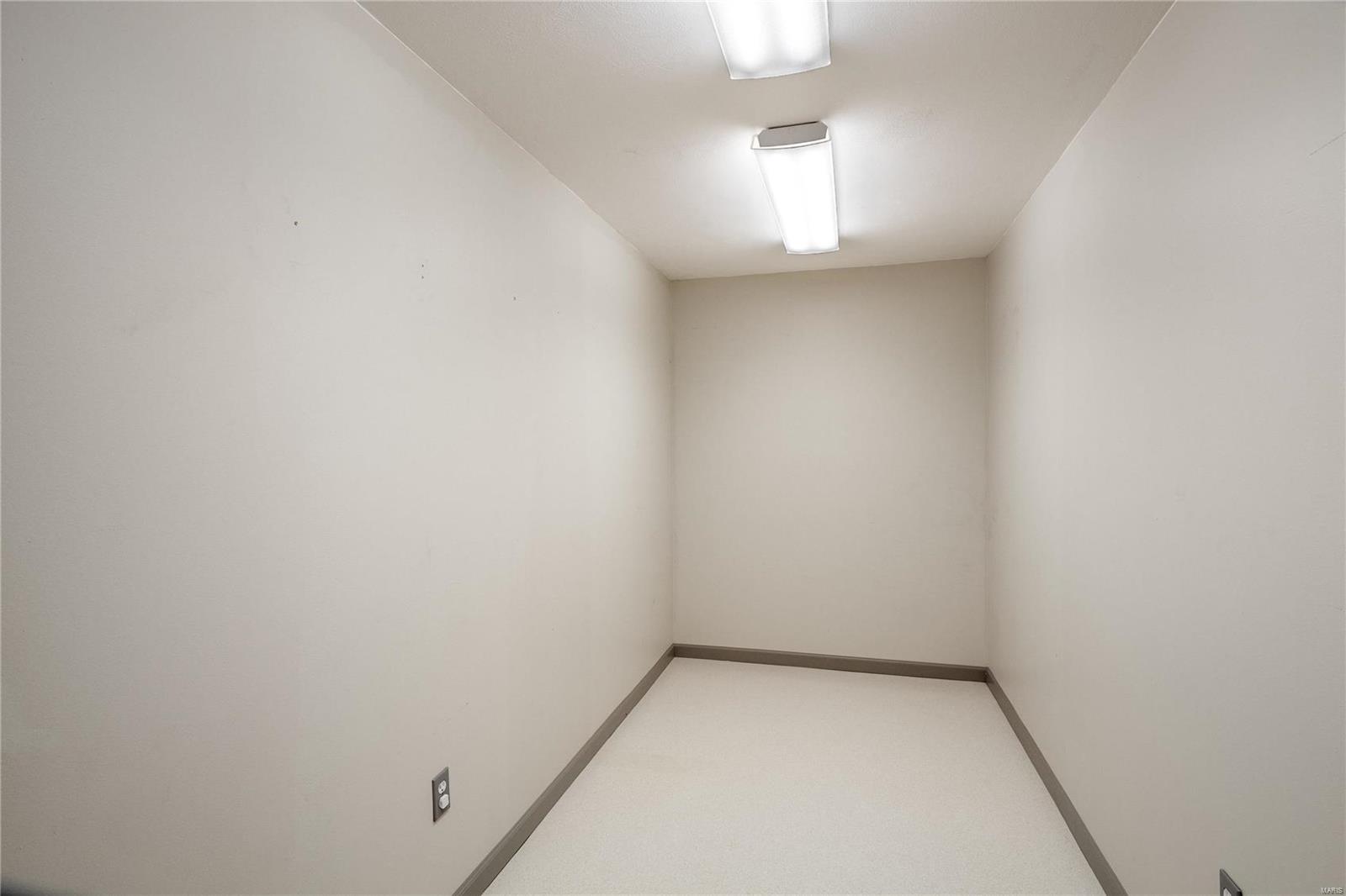 8 Winding Trails Circle