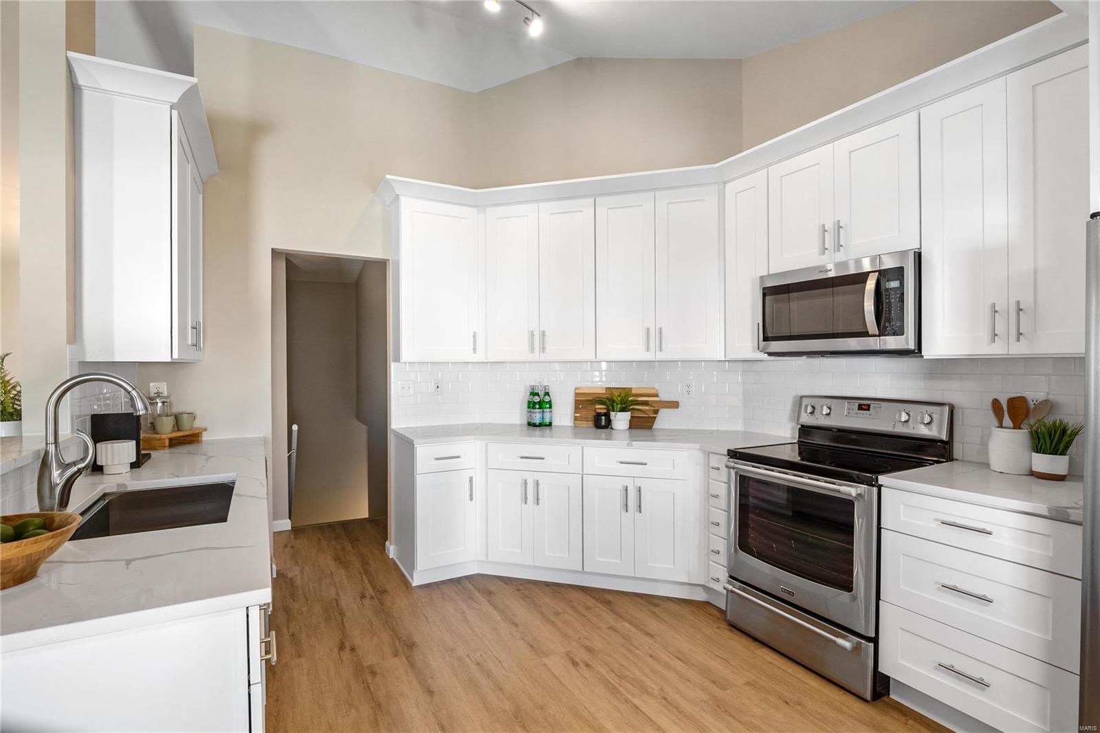 8 Winding Trails Circle