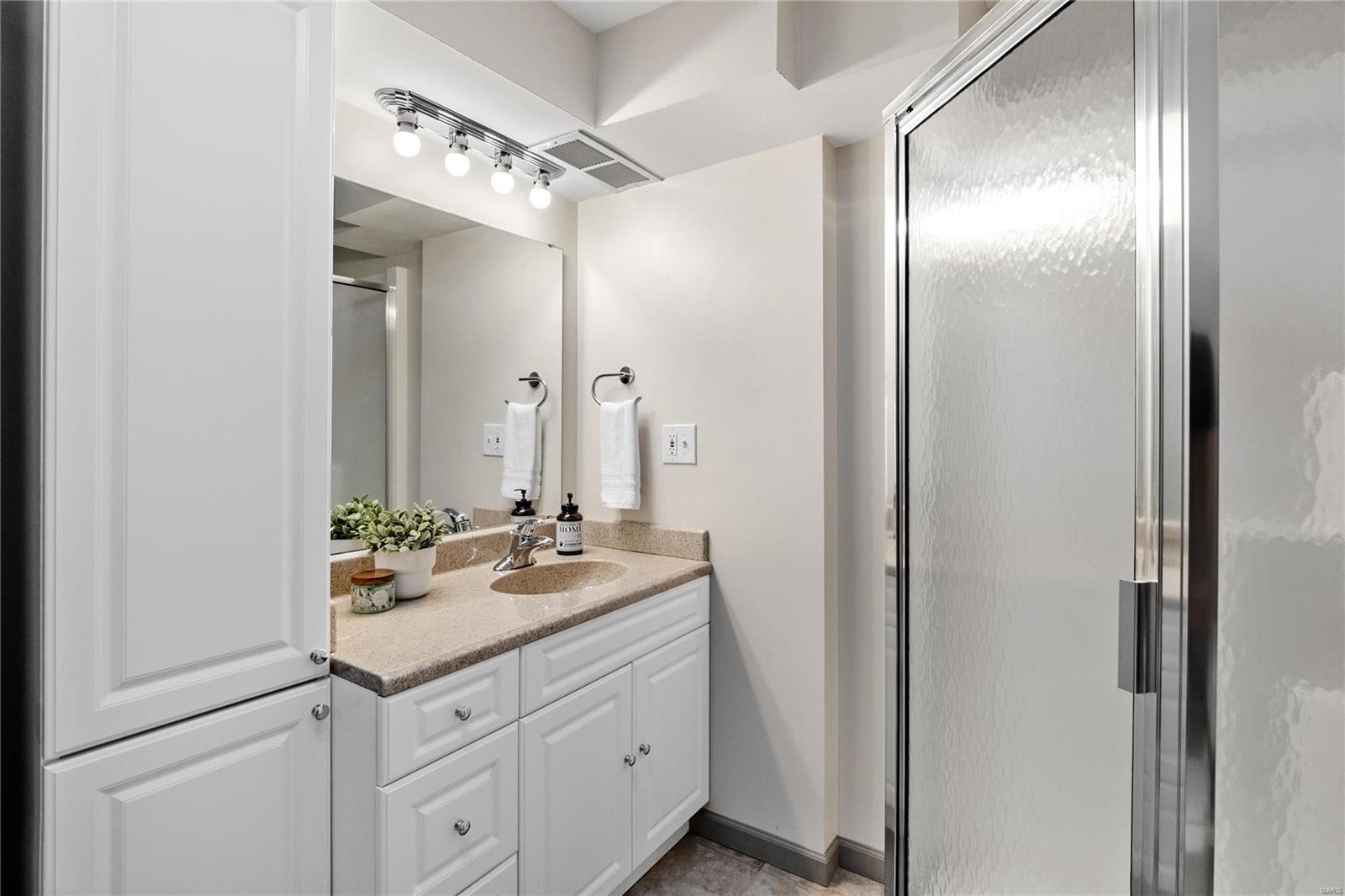 8 Winding Trails Circle