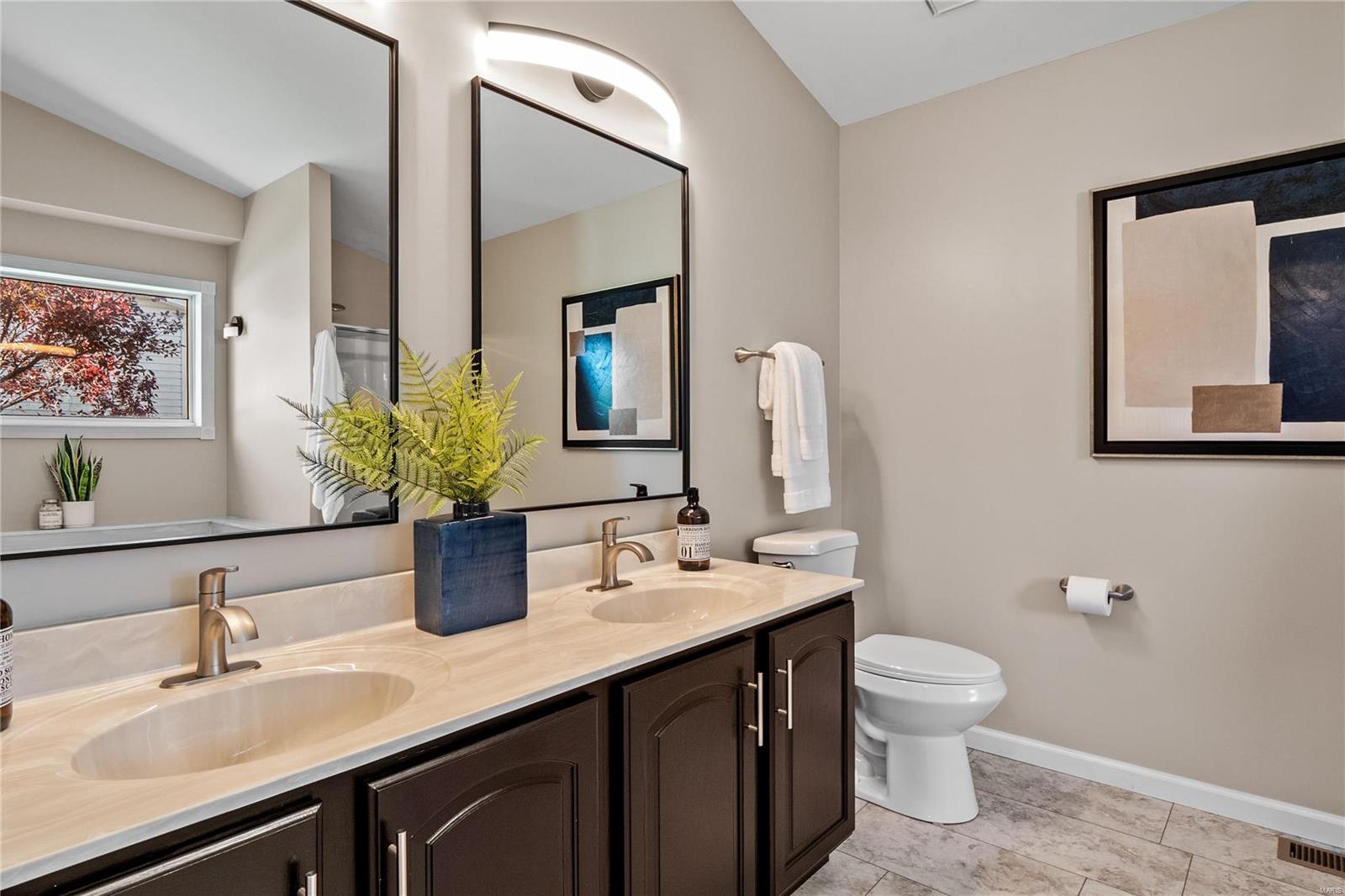 8 Winding Trails Circle