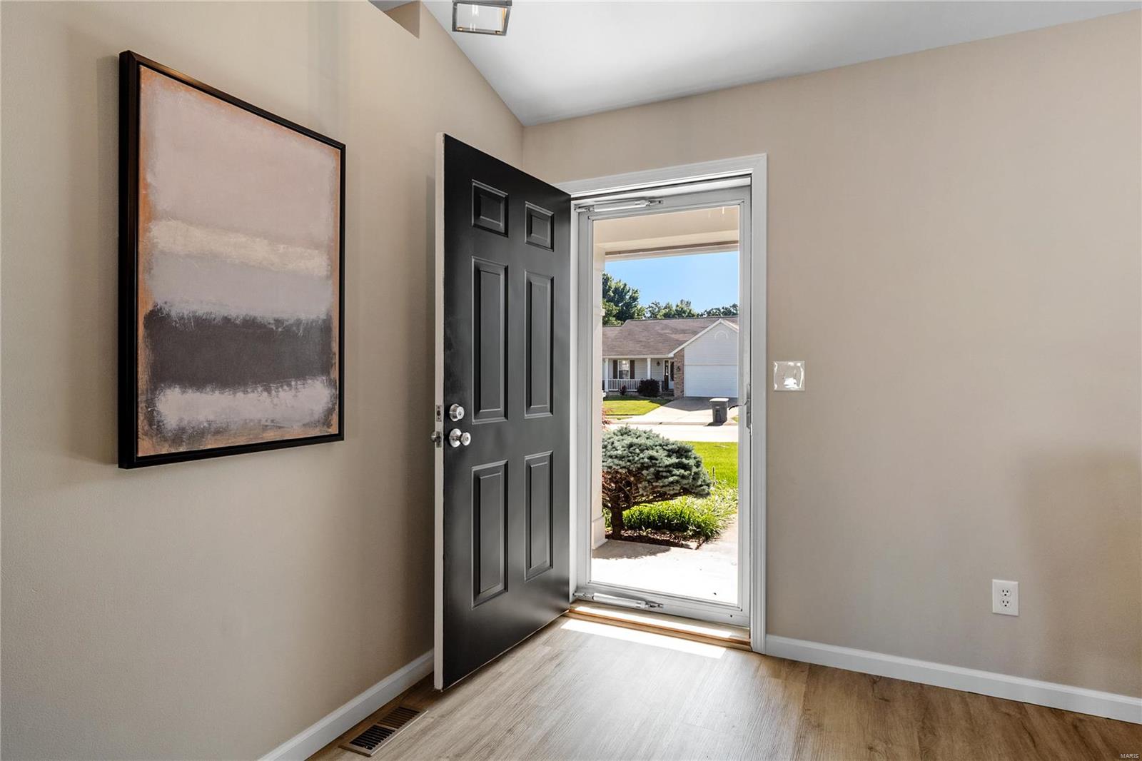 8 Winding Trails Circle