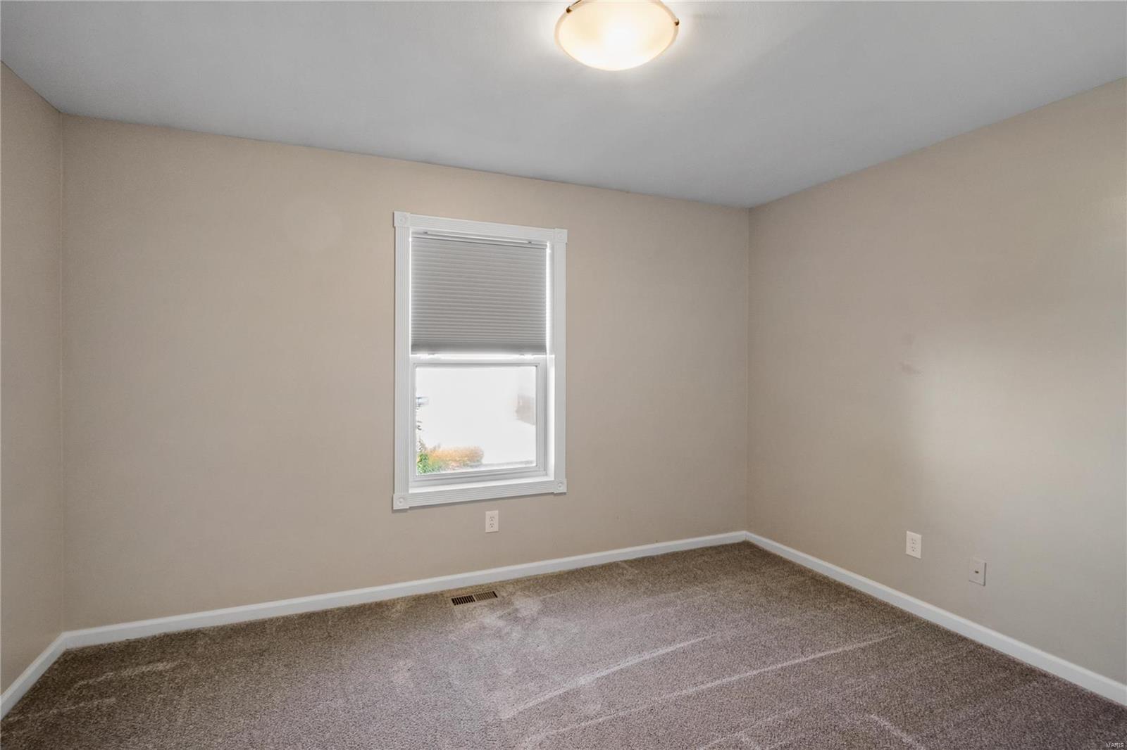 8 Winding Trails Circle