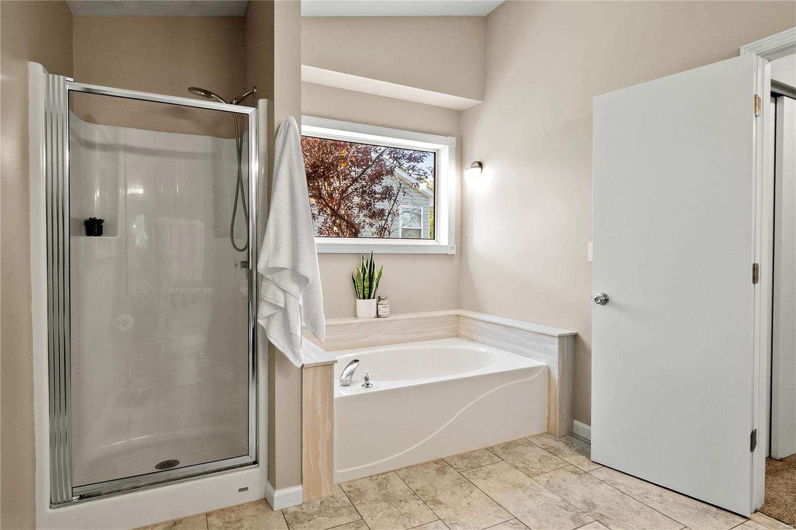 8 Winding Trails Circle