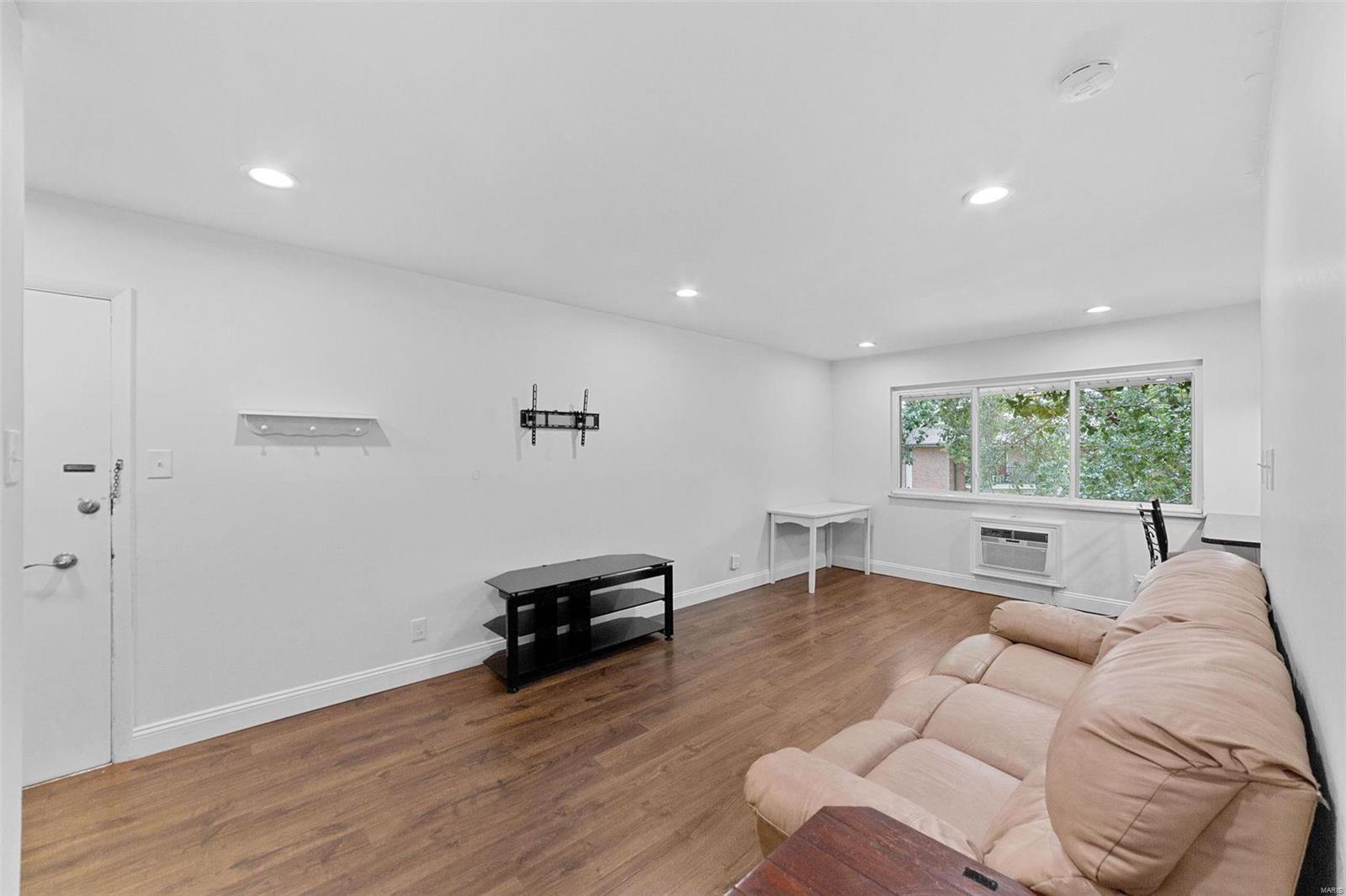 9003 Villaridge Court Unit: E