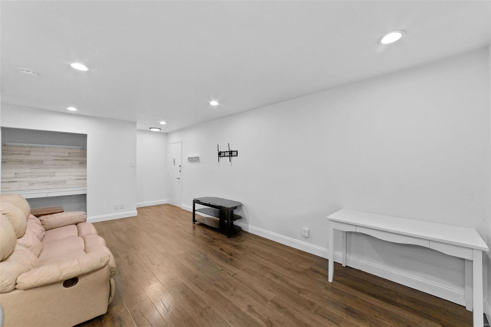 9003 Villaridge Court Unit: E