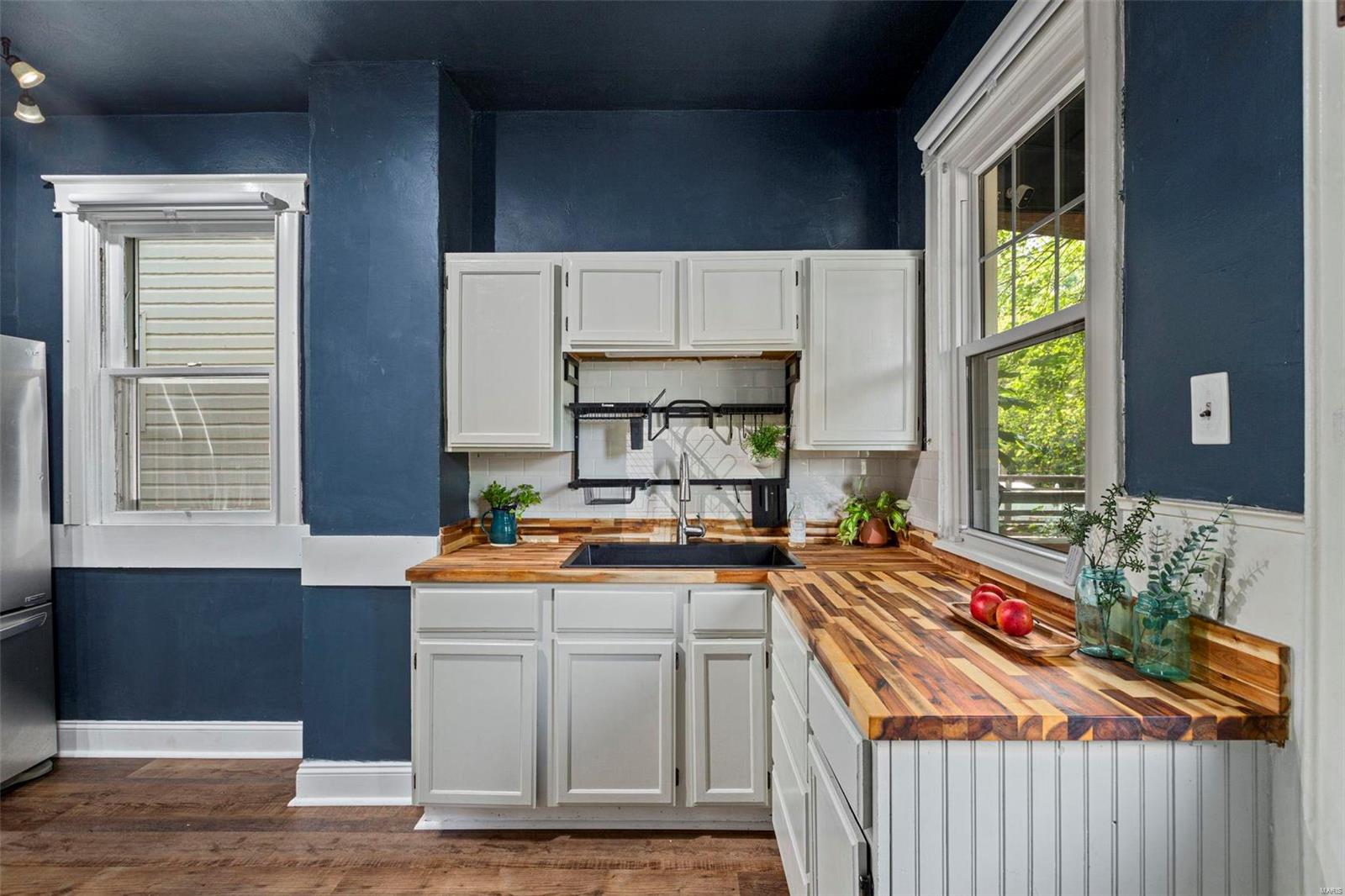 3610 Oxford Boulevard