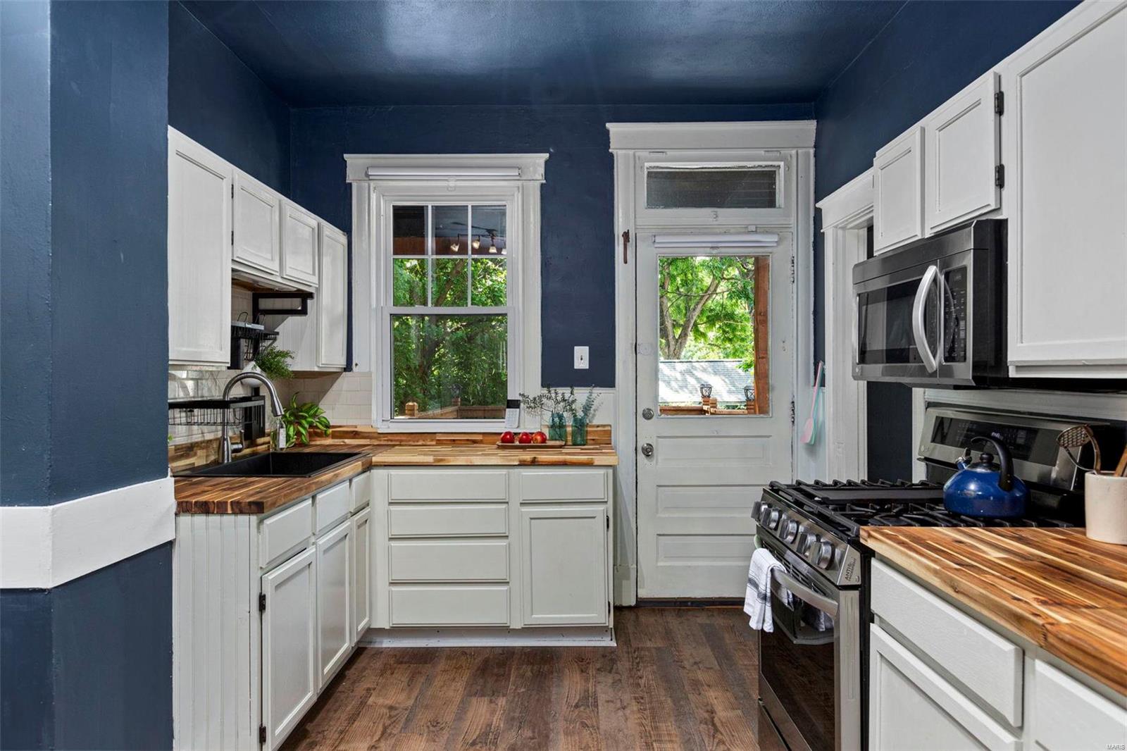 3610 Oxford Boulevard