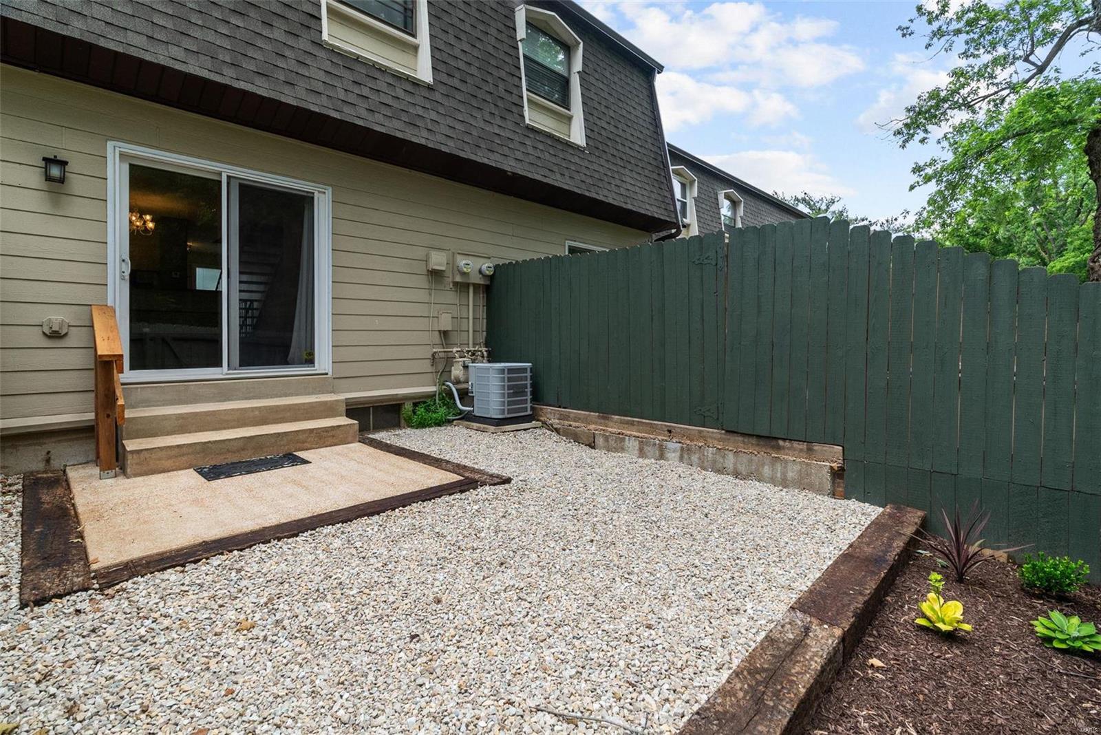 200 Braeshire Drive Unit: J