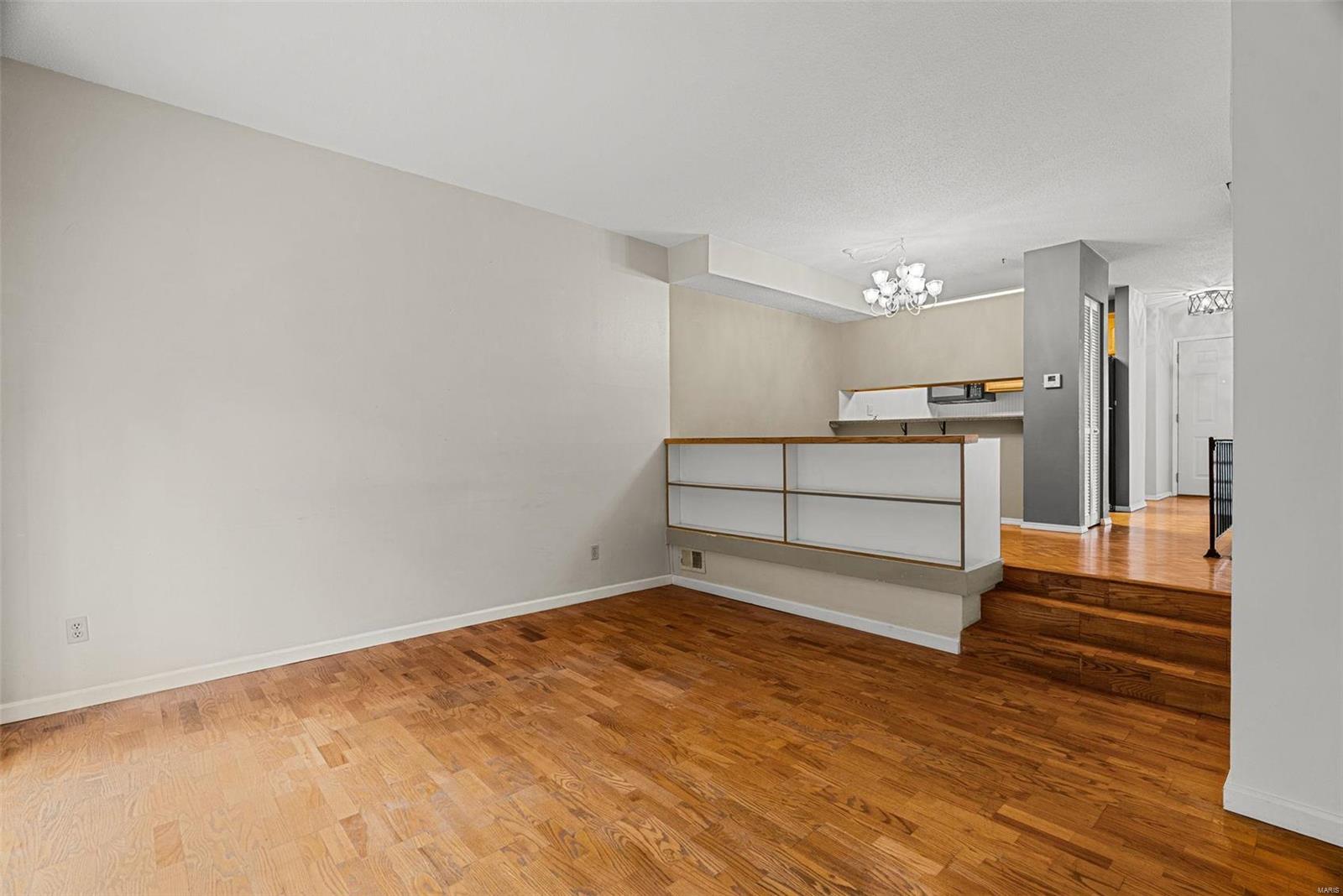 200 Braeshire Drive Unit: J